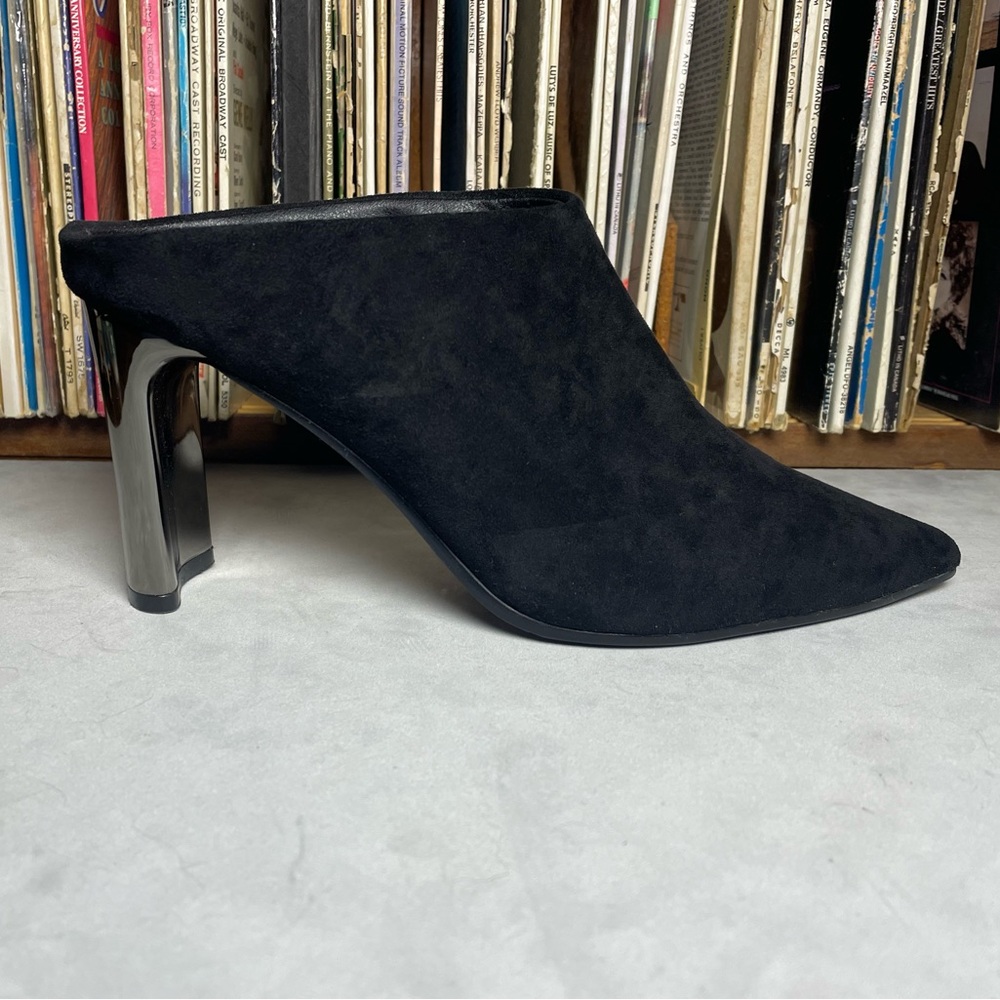 Le Château Black Microfibre Pointed Mule — Mirror Heel — EU 38 / US 7.5 Like New
